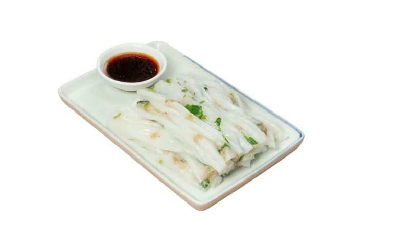 E5. 刮刮香茜豬肉腸粉 / Steamed Pork and Cilantro Rice Roll